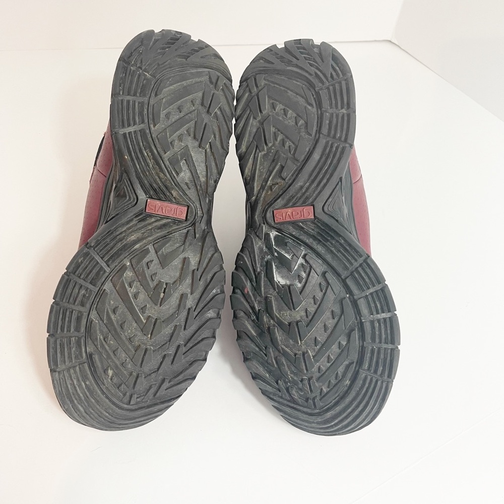 Women’s Red Gravis hiking shoe - Picture 7 of 7